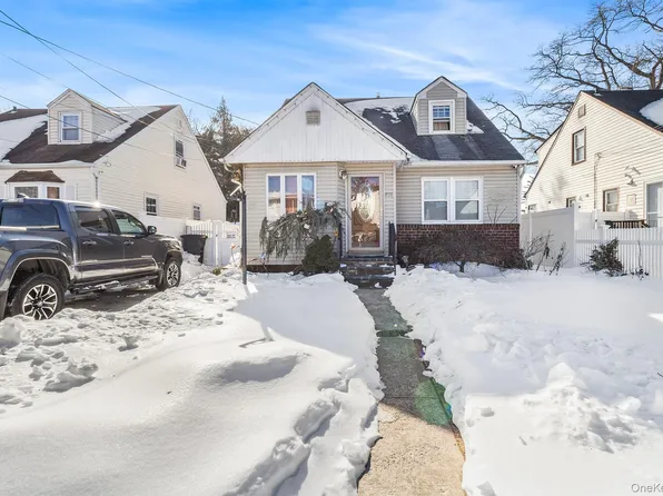 938 Wallace Avenue, North Baldwin, NY 11510