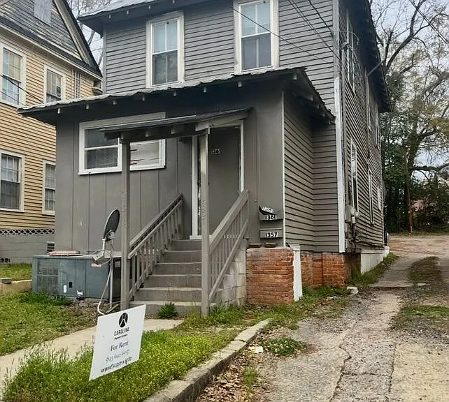 1357 Glover St — Photo 1