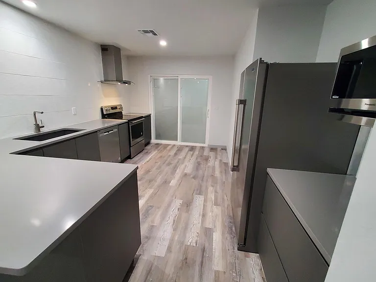 410 Hummingbird Dr #2 — Photo 5