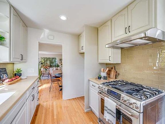 5th image of 200 Spruce Ave