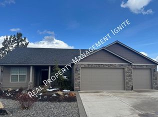 2530 NW 19th St, Redmond, OR 97756
