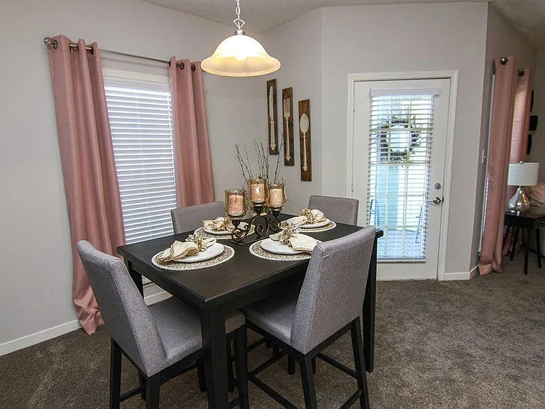 South Bluffs Apartments — Photo 58