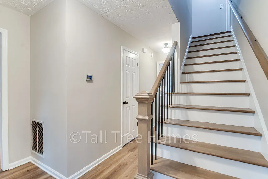 4 bed, 2367 sqft, $2,950 — Photo 2