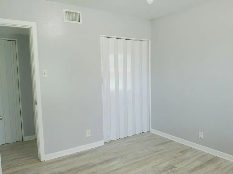 4318 Belfast Dr — Photo 13