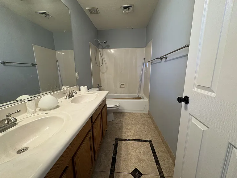 Shared upstairs Bathroom