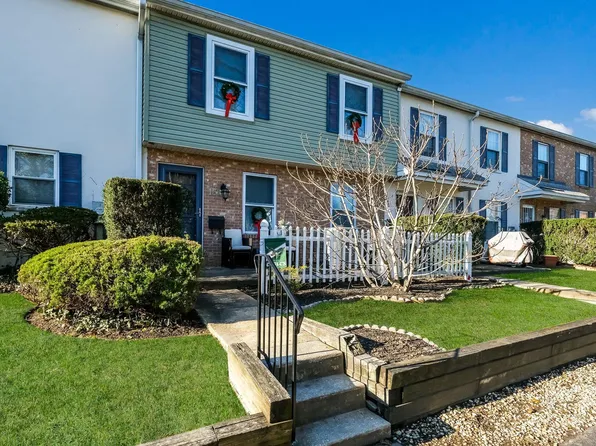 116 Ardmore Ave APT 13, Ardmore, PA 19003