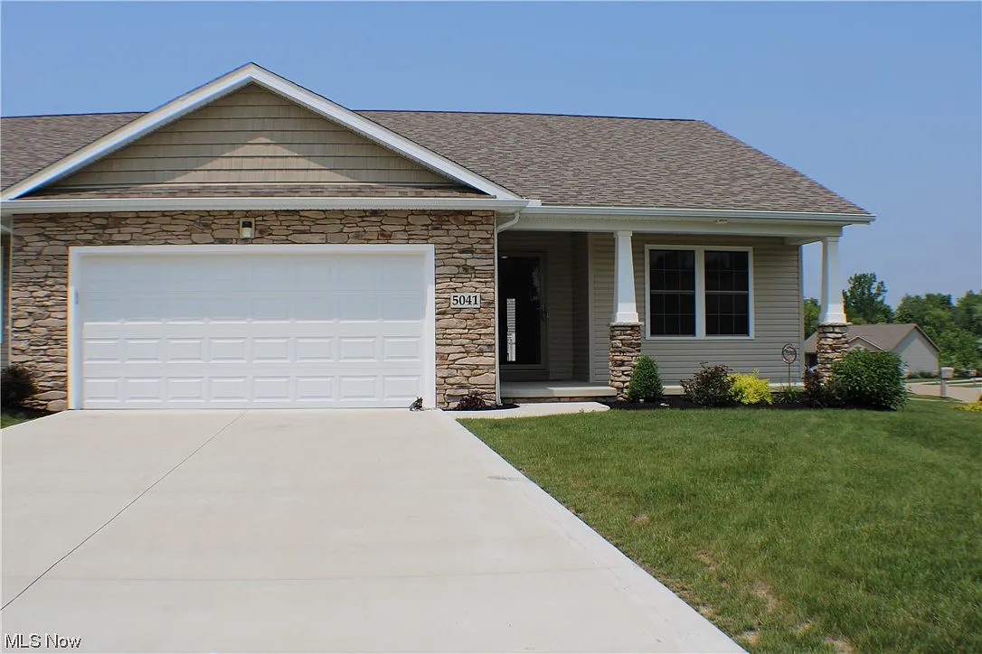 5041 Catawba Place Ln photo 1