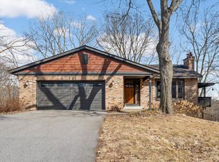 3680 Knoll Ridge Dr, Eagan, MN 55122