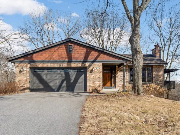 3680 Knoll Ridge Dr, Eagan, MN 55122