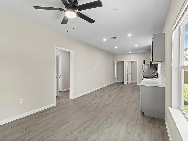 8402 Bassett St — Photo 3