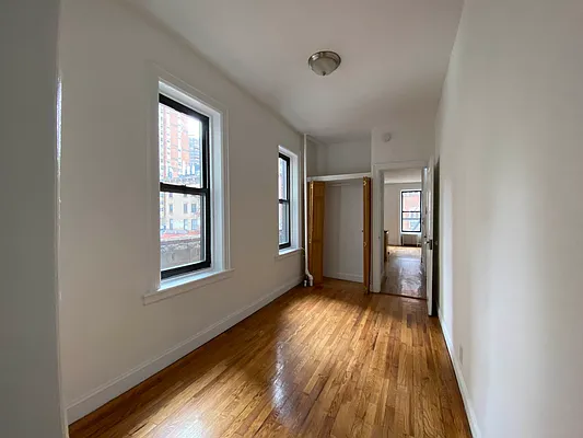 Rented by Urban Real Estate Property Group Inc | media 8