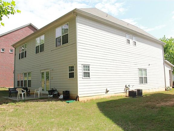3rd image of 305 Villa Place Ct