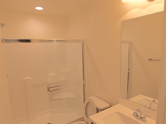 5th image of 8807 Kings Canyon St