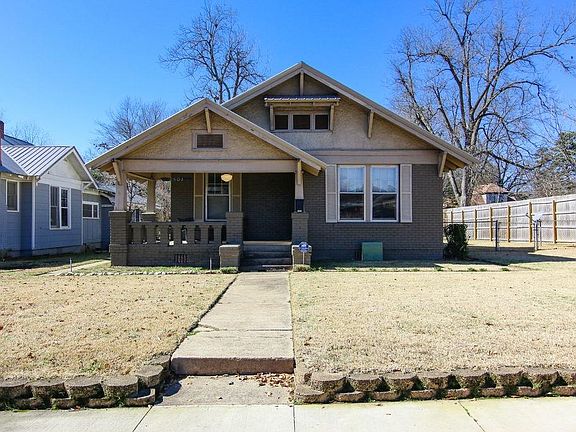 3rd image of 2403 Wood St