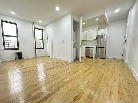 Rented by Lang Realty LLC | media 3