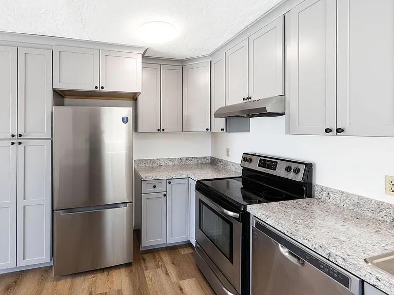 716 S Saturn Ave #1-4 — Photo 7