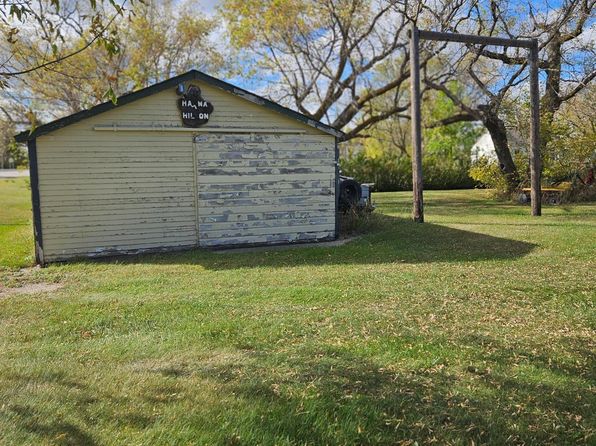 213 Iowa Ave, Halma, MN 56729