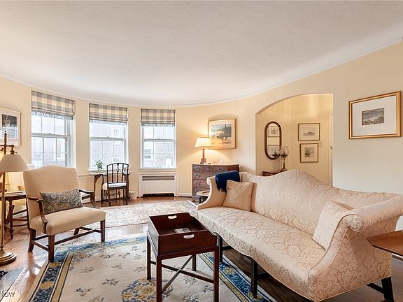 5th image of 16300 Van Aken Blvd #205C