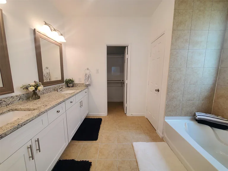 11218 Beverley Park St — Photo 20