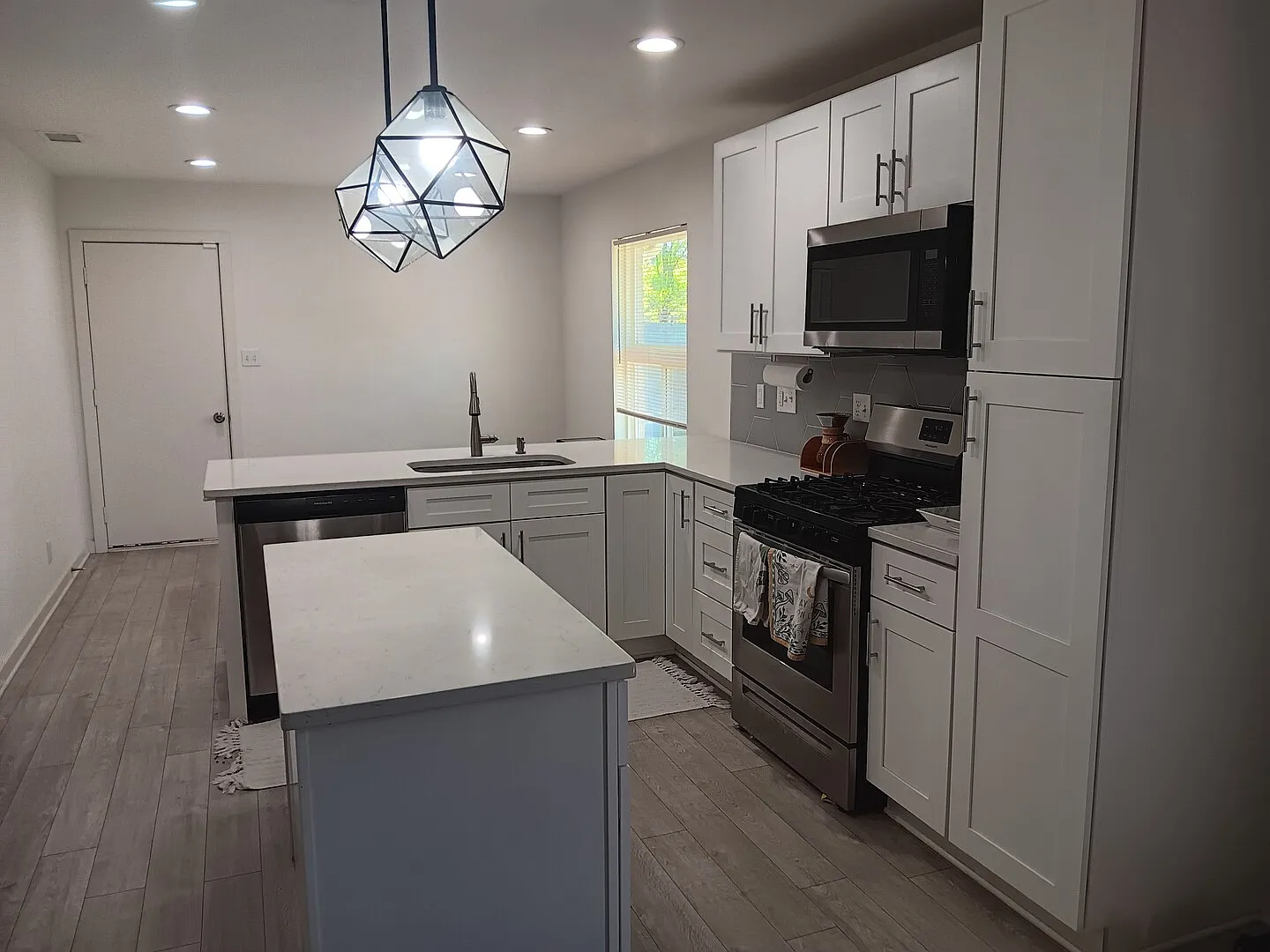 East Austin TX, 2 bdrm one bath fully furnished. — Photo 4