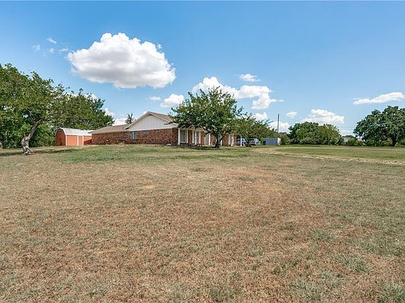2nd image of 101 Woodland Dr