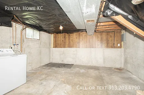 1940 E Lindenwood Cir — Photo 17