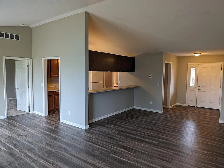 1547 Cumberland Ave — Photo 2