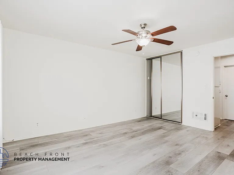 3415 Linden Ave. — Photo 5