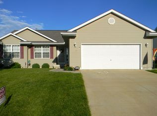 3420 Prairie Creek Rd SW, Cedar Rapids, IA 52404