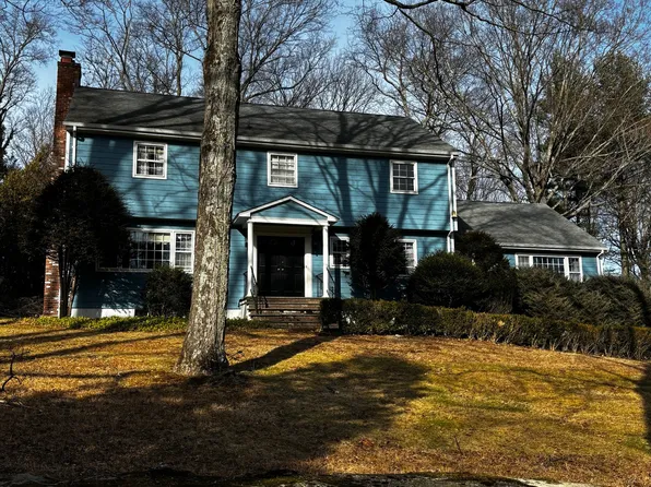 40 Pequot Trail, Westport, CT 06880