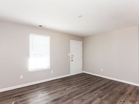 3rd image of 3037 Champion Ln SW