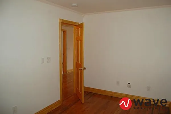 Rented by Wave Real Estate Group | media 45