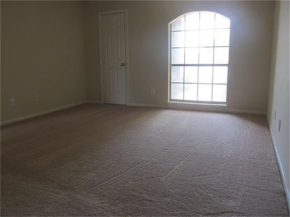 5th image of 9346 Eagle Creek Ln