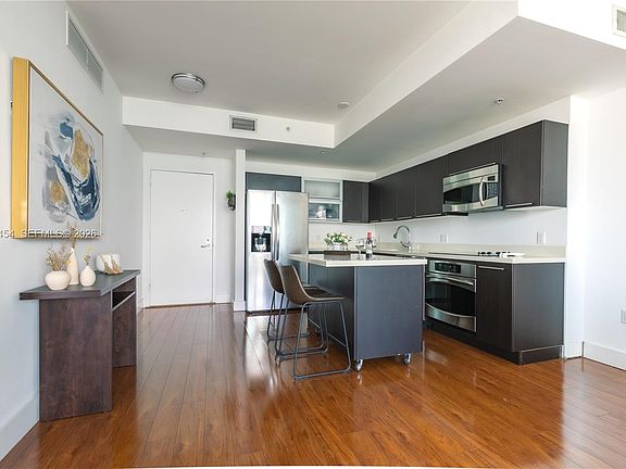 2nd image of 90 SW 3rd St APT 3806