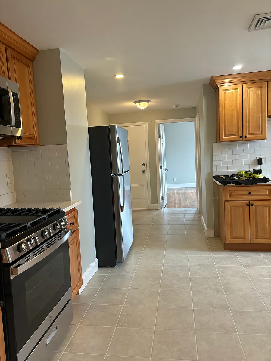 Building Photo - 63 Callender St #3