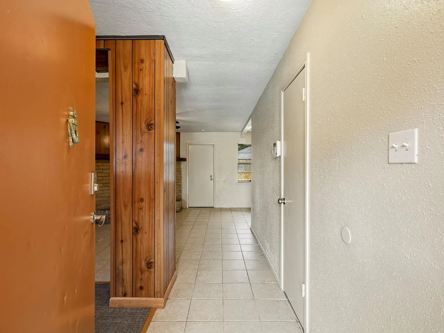 3 bed, 2.0 bath, 1156 sqft, $1,650 — Photo 3
