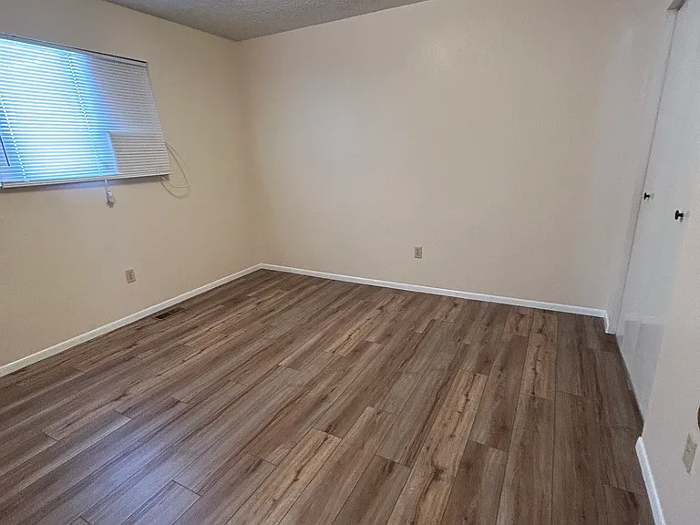 2615 Thatcher Ave #2617 — Photo 6