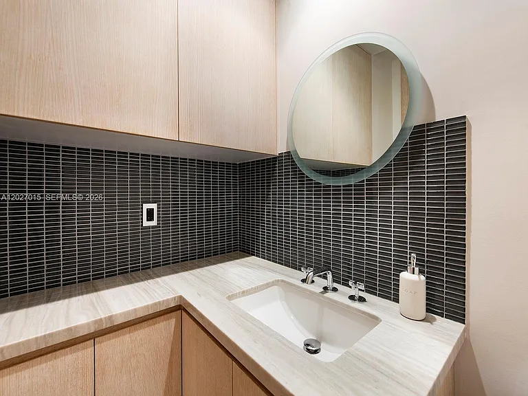 100 S Pointe Dr #3407 — Photo 20