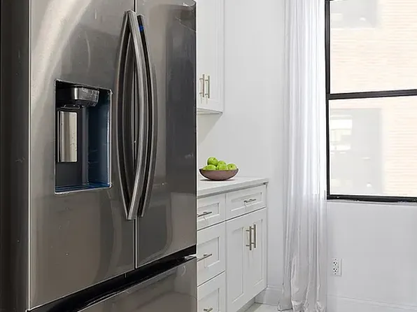 303 East 37th Street image 7 of 8