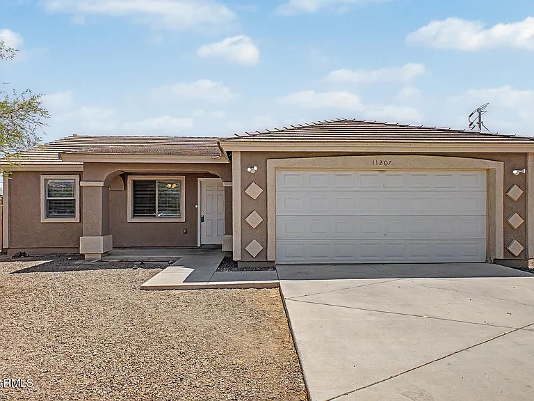 11207 W Hopi St — Photo 2