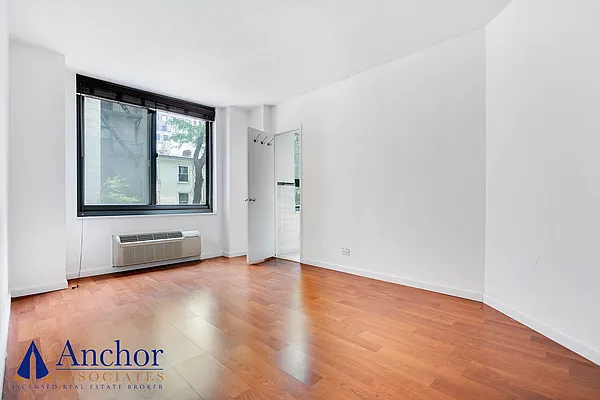 Rented by Anchor Associates | media 18