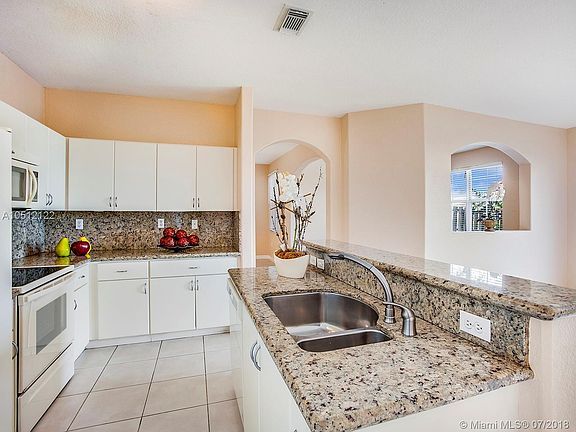 3rd image of 7536 NW 113th Ct