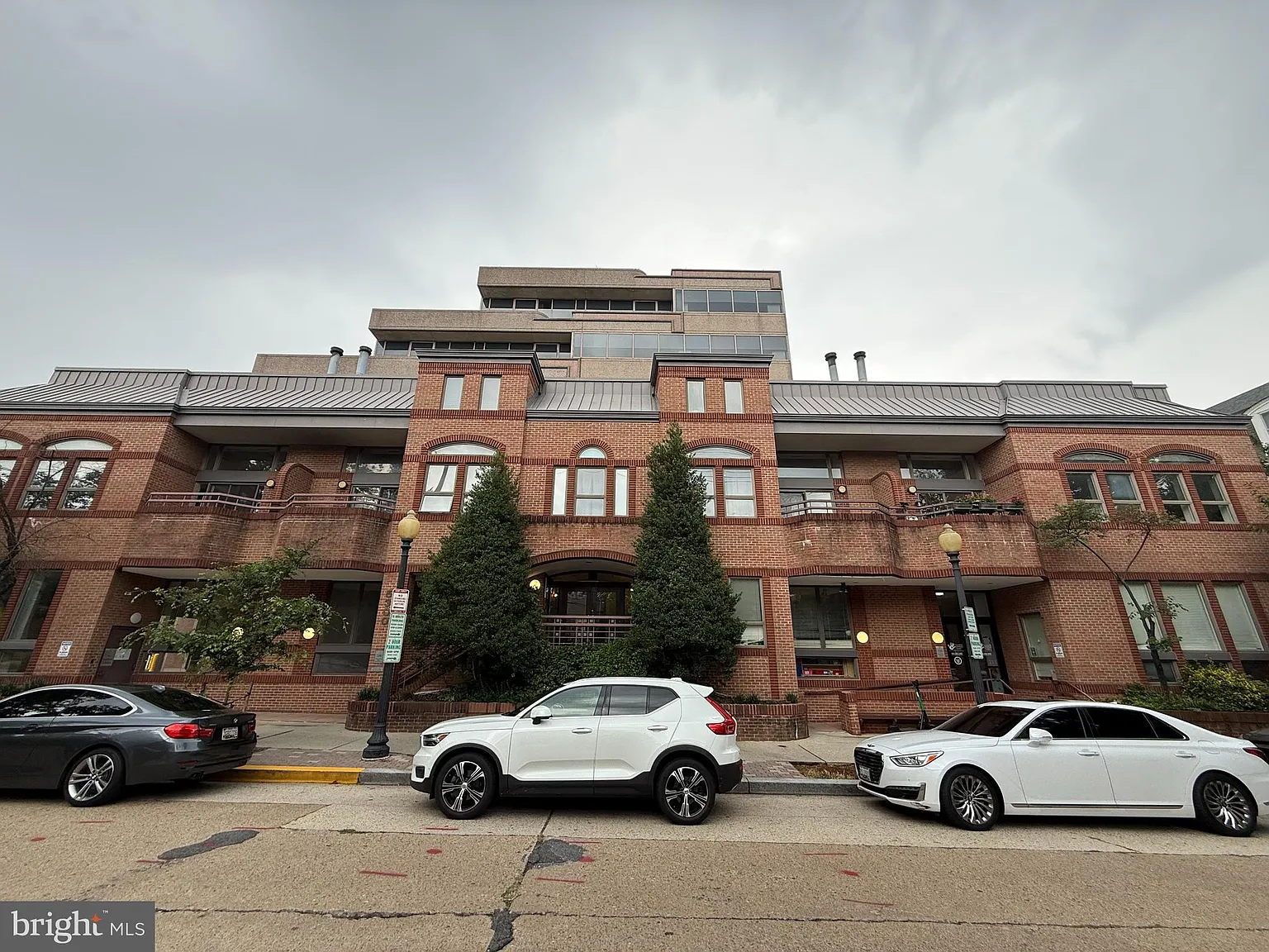 Chevy Chase Plaza Residences — Photo 3