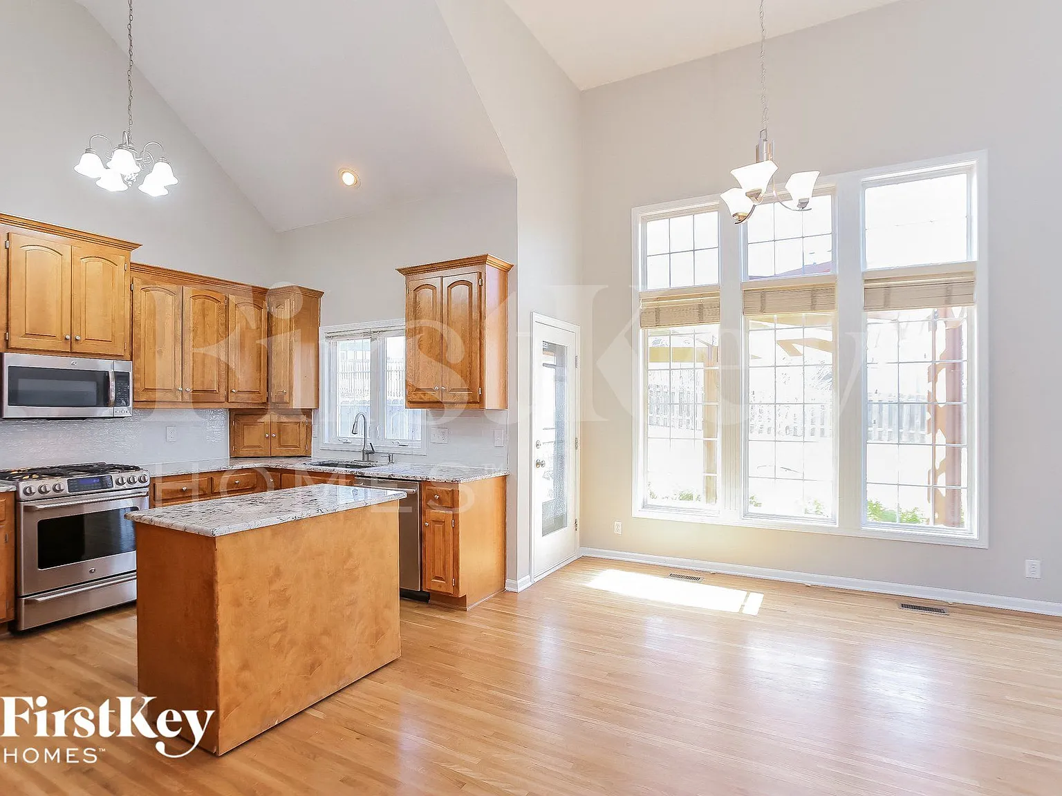 4 bed, 2.5 bath, 2315 sqft, $3,105 — Photo 4