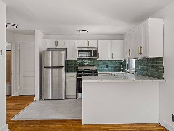 2nd image of 2313 Haverford Rd APT C
