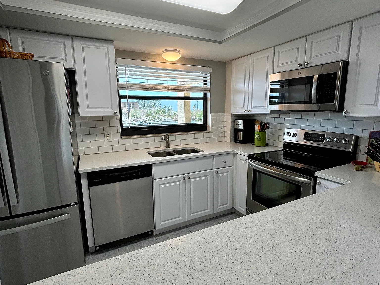 2 bed, 998 sqft, $2,700 — Photo 4