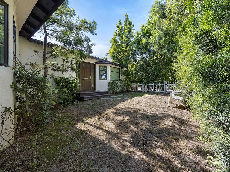 2649 Lake Ave — Photo 16