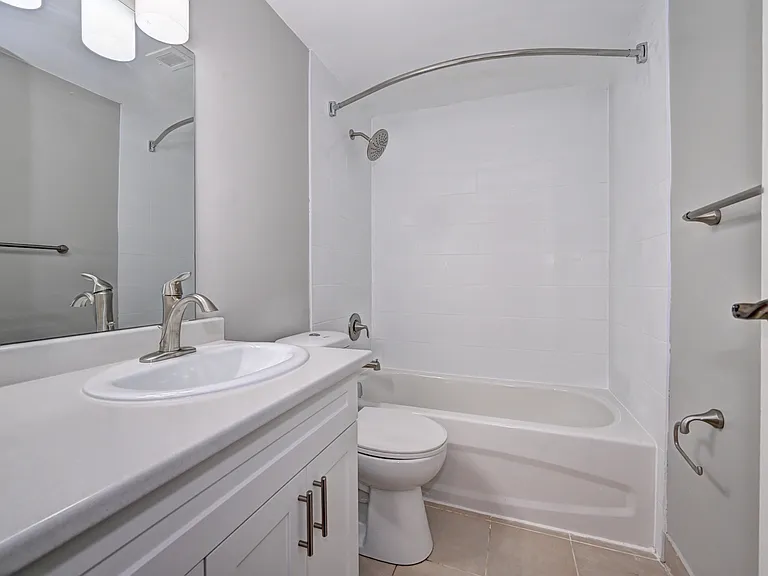 202 Hespeler Rd — Photo 25
