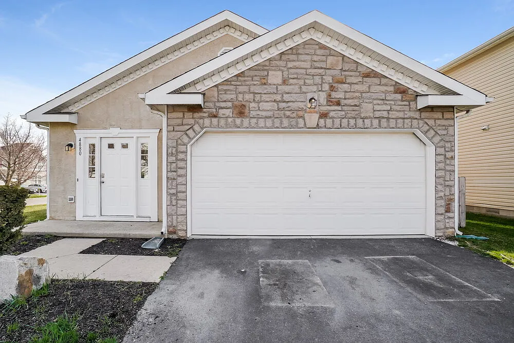 4 bed, 3.0 bath, 2240 sqft, $2,495 — Photo 1
