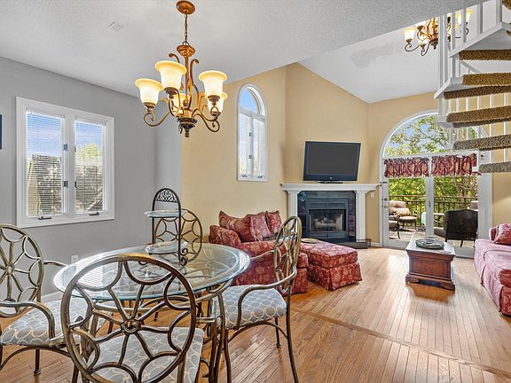 3rd image of 306 Greenwood Way #2C